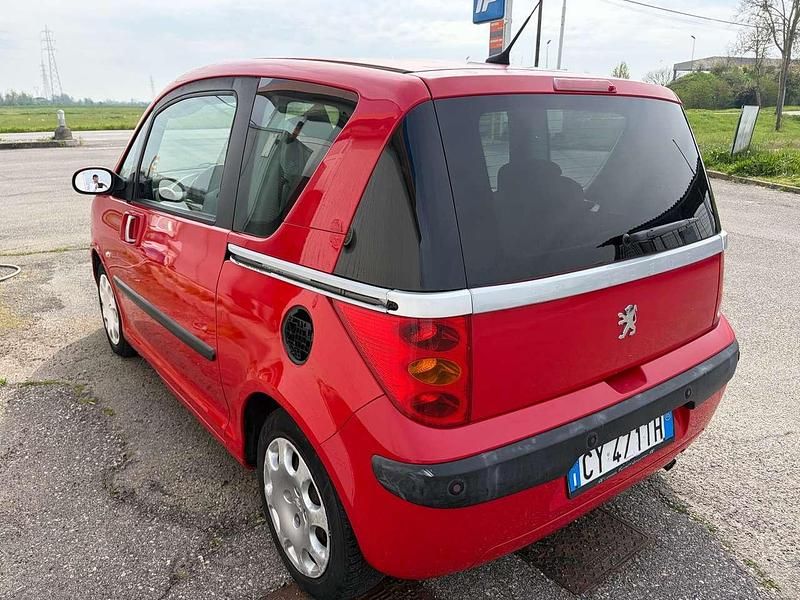 Usata Peugeot 1007 68 CV (50 kW) 2005 Rosso Monovolume