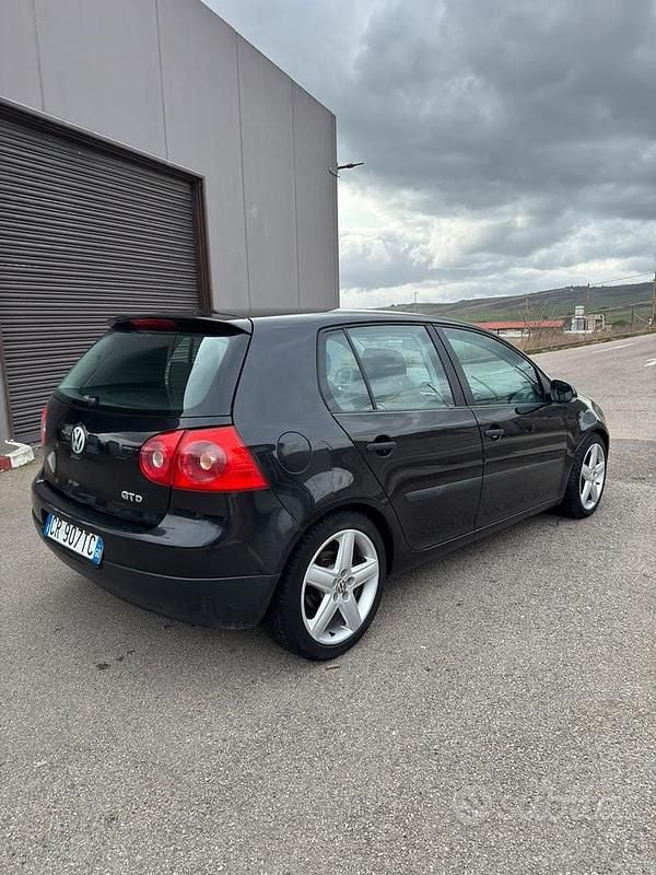 Usata VW Golf IV 105 CV (77 kW) 2005 Nero Berlina