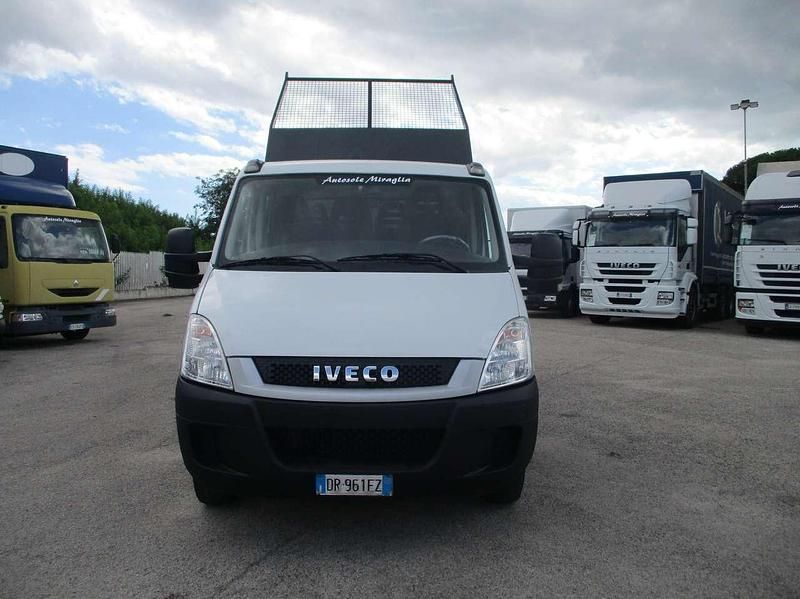 Usata Iveco Daily 106 CV (77 kW) 2010 Bianco Berlina