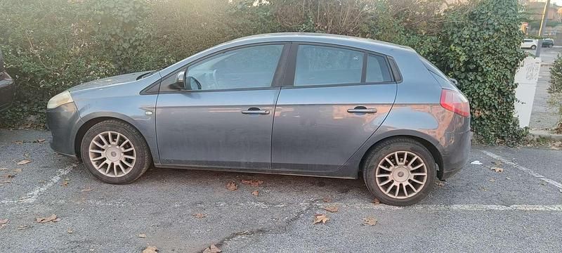 Usata Fiat Bravo Dynamic 90 CV (66 kW) 2007 Blu/azzurro Utilitaria