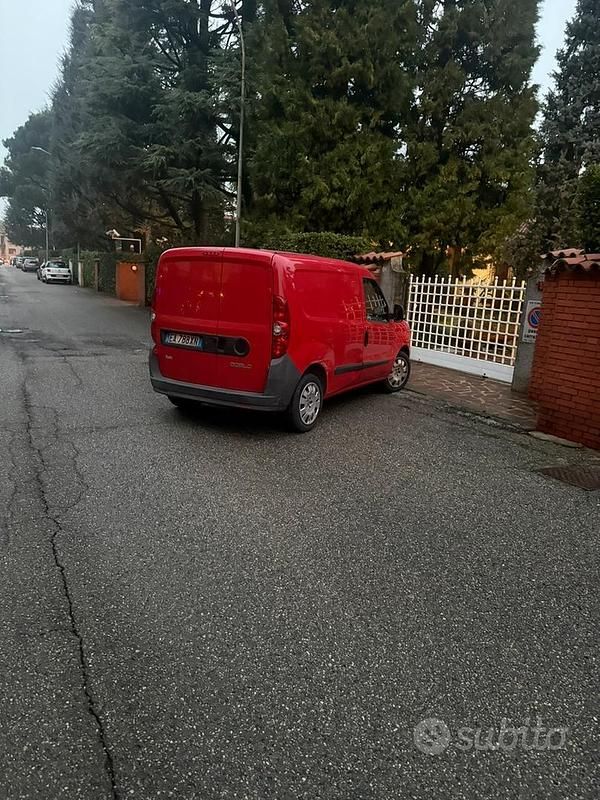 Usata Fiat Doblò 2011 Rosso Monovolume