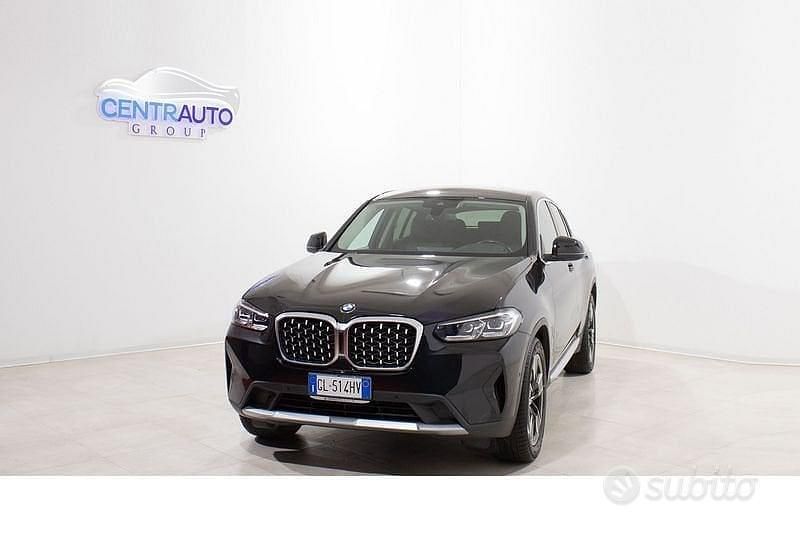 Usata BMW X4 Efficient Dynamics 190 CV (139 kW) 2022 Nero SUV