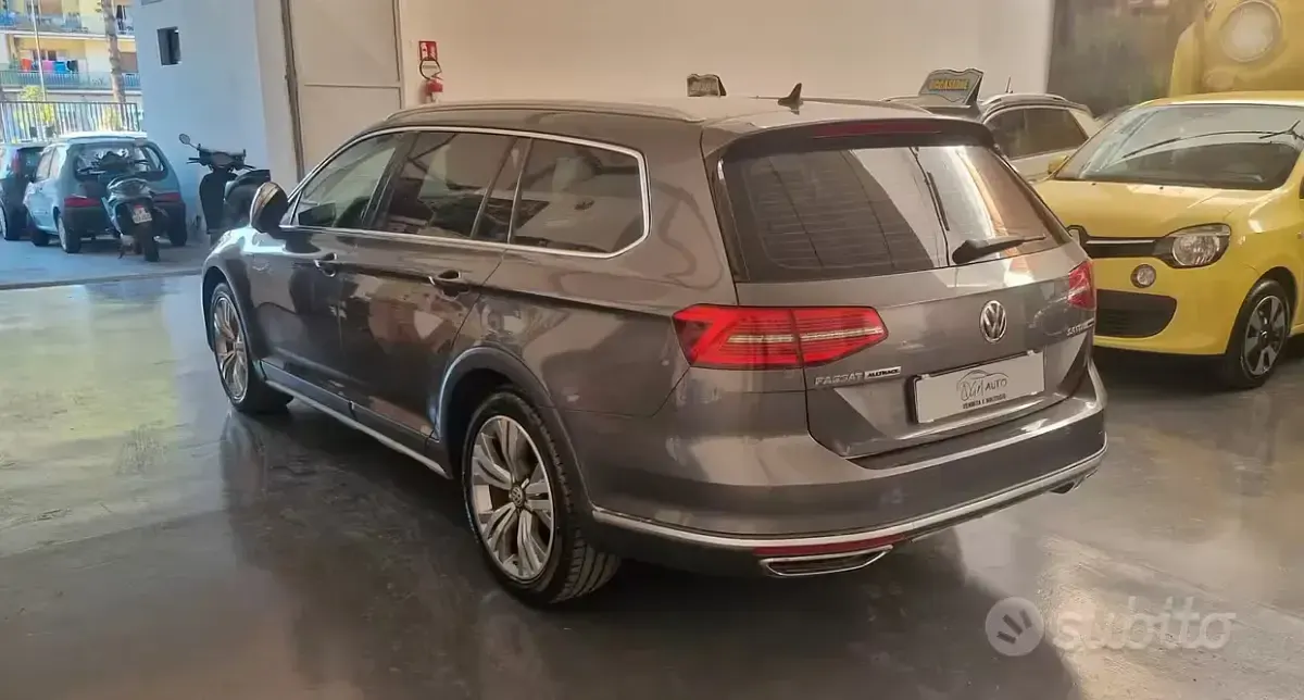 Usata VW Passat Alltrack 190 CV (139 kW) 2017 Grigio Station wagon