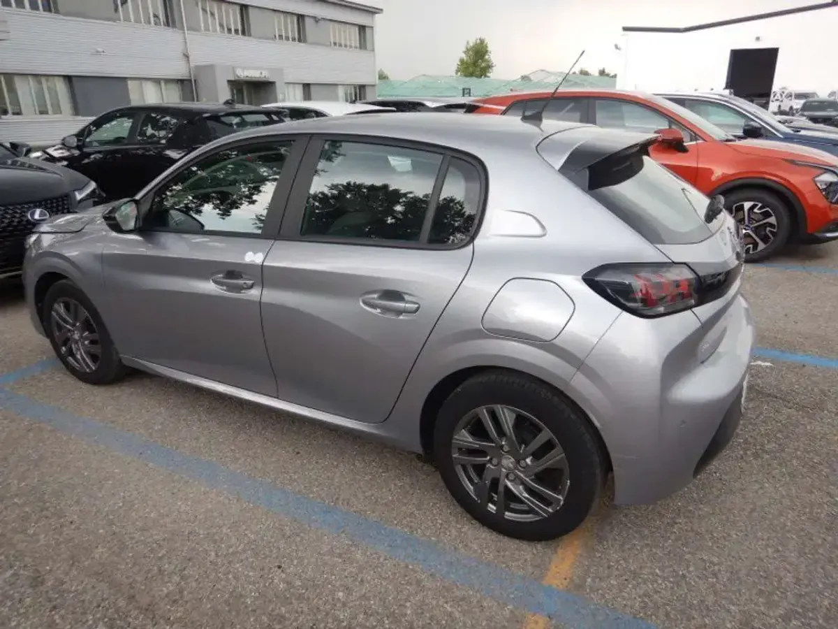 Usata Peugeot 208 Active 101 CV (74 kW) 2022 Grigio Utilitaria
