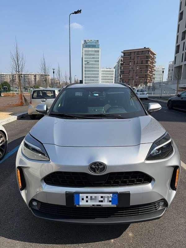 Usata Toyota Yaris Cross 92 CV (67 kW) 2025 Argento SUV