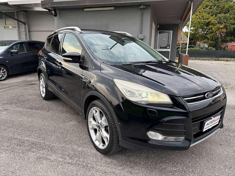 Usata Ford Kuga Titanium 140 CV (102 kW) 2013 Nero SUV