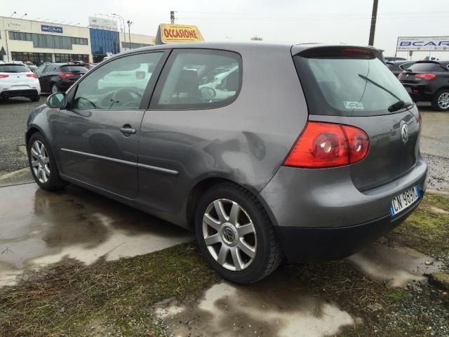 Venduto VW Golf V 1.9 tdi 3p. sportli. - auto usate in vendita