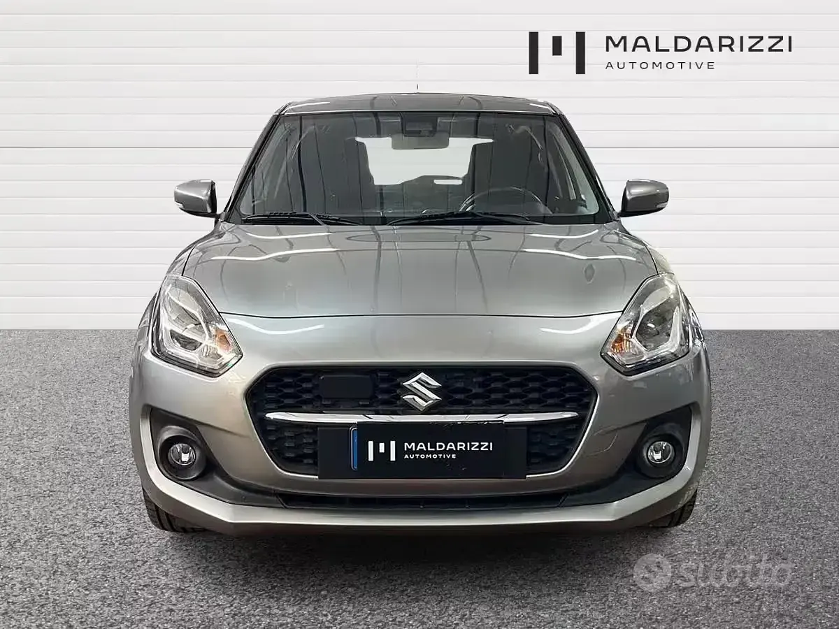 Usata Suzuki Swift 83 CV (61 kW) 2021 Grigio Utilitaria