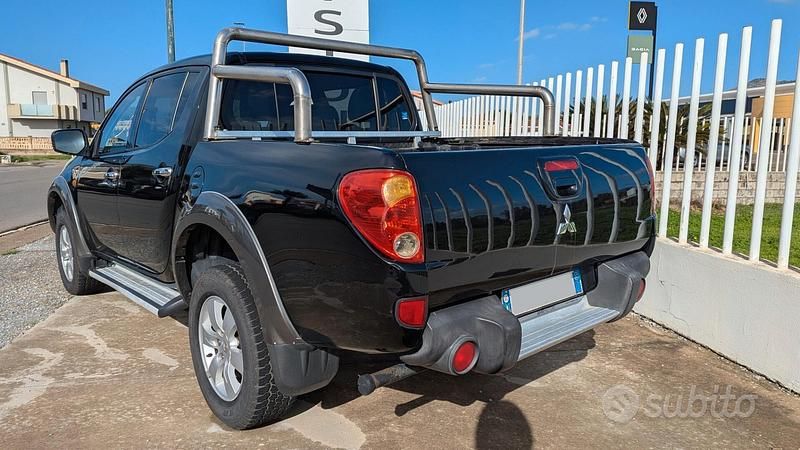 Usata Mitsubishi L200 Intense 136 CV (100 kW) 2007 Nero Pick-up