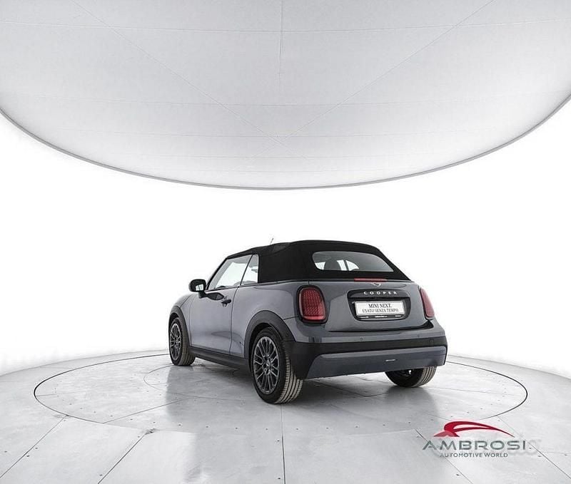 Usata Mini Cooper Favoured 163 CV (119 kW) 2025 Grigio Utilitaria