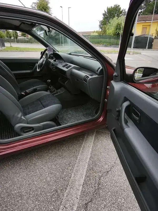 Usata Renault Clio 58 CV (42 kW) 1997 Rosso Utilitaria