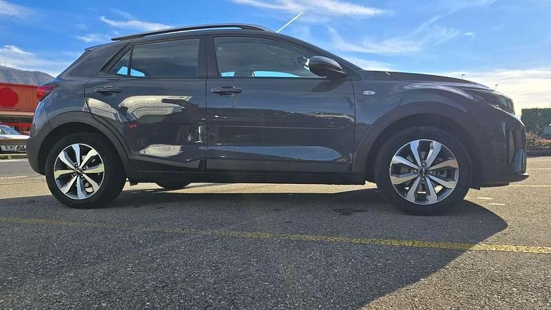 Usata Kia Stonic Style 82 CV (60 kW) 2023 Grigio SUV