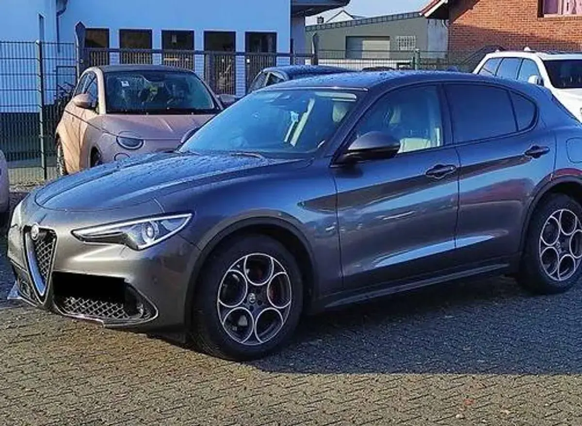 Usata Alfa Romeo Stelvio Executive 179 CV (131 kW) 2018 Grigio SUV