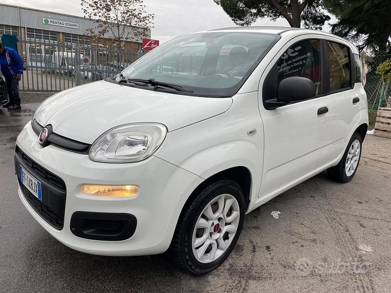 Usata Fiat Panda Lounge 80 CV (58 kW) 2016 Bianco Utilitaria