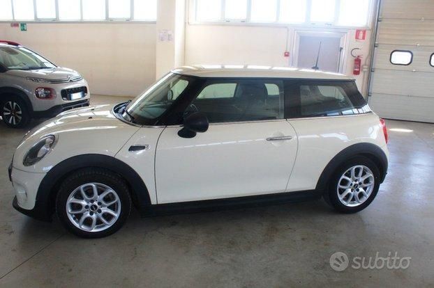 Usata Mini One D 95 CV (69 kW) 2018 Beige Utilitaria