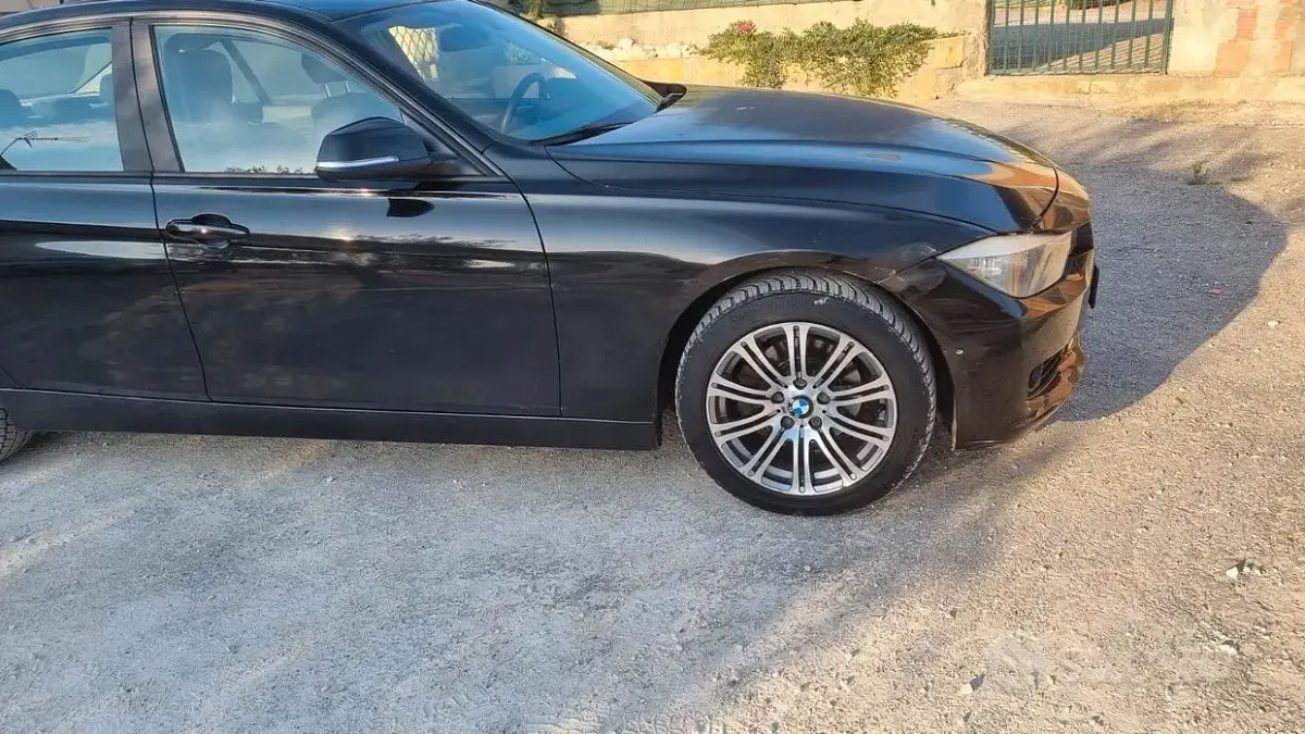 Usata BMW 316 116 CV (85 kW) 2012 Nero Berlina