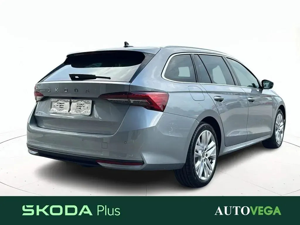 Nuova Skoda Octavia Style 150 CV (110 kW) 2026 Grigio / pastello Station wagon