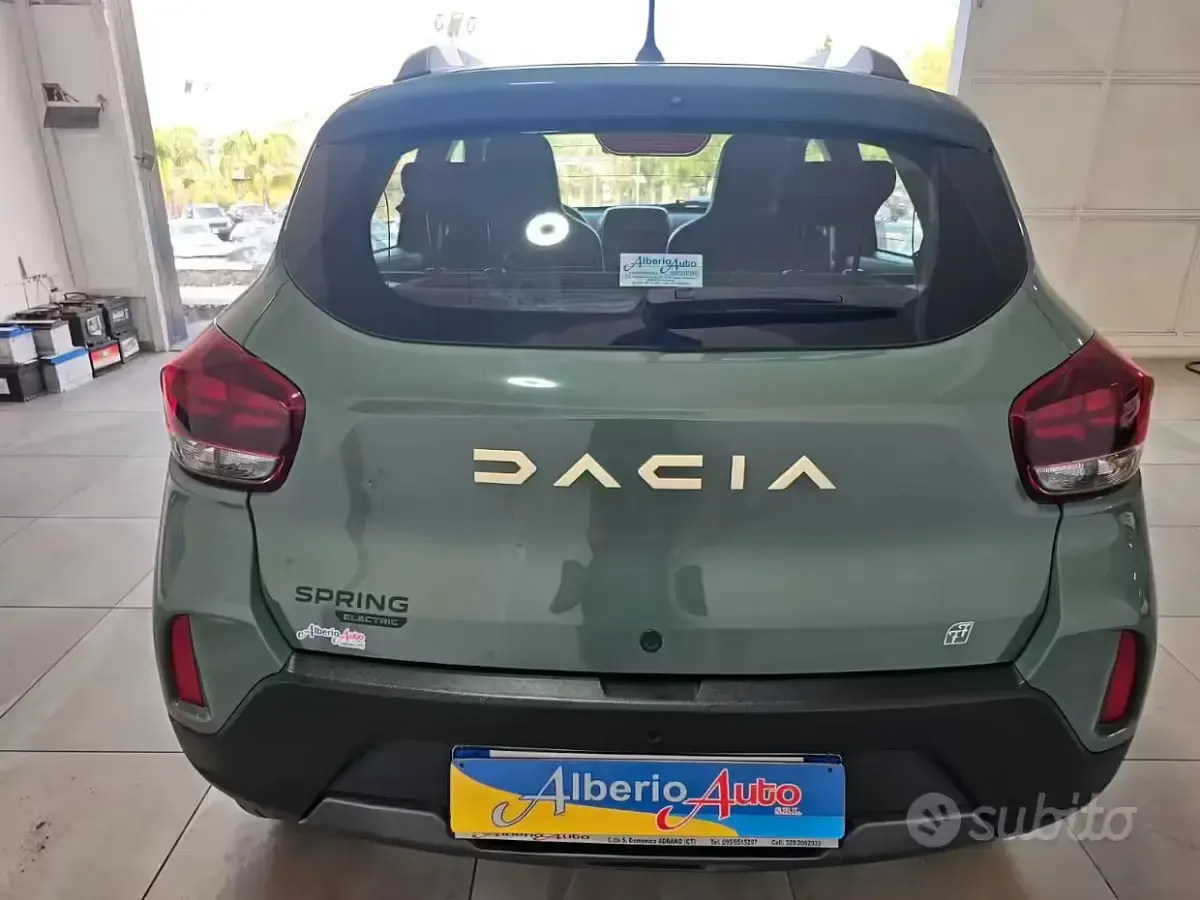 Usata Dacia Spring Comfort Plus 19 kW (26 CV) 2023 Verde Utilitaria