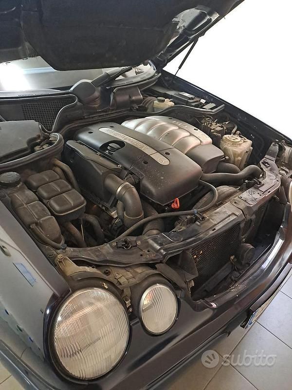 Usata Mercedes E270 1999 Blu Berlina