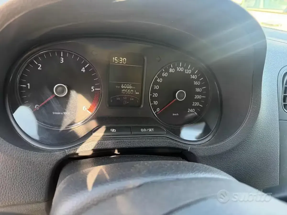 Usata VW Polo Comfortline 75 CV (55 kW) 2012 Bianco Utilitaria