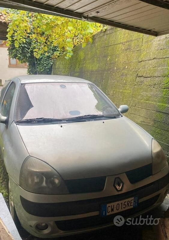 Grigio Usata 2005 Renault Clio II Due volumi | 1800 € (Cara) - Immagine 1/3
