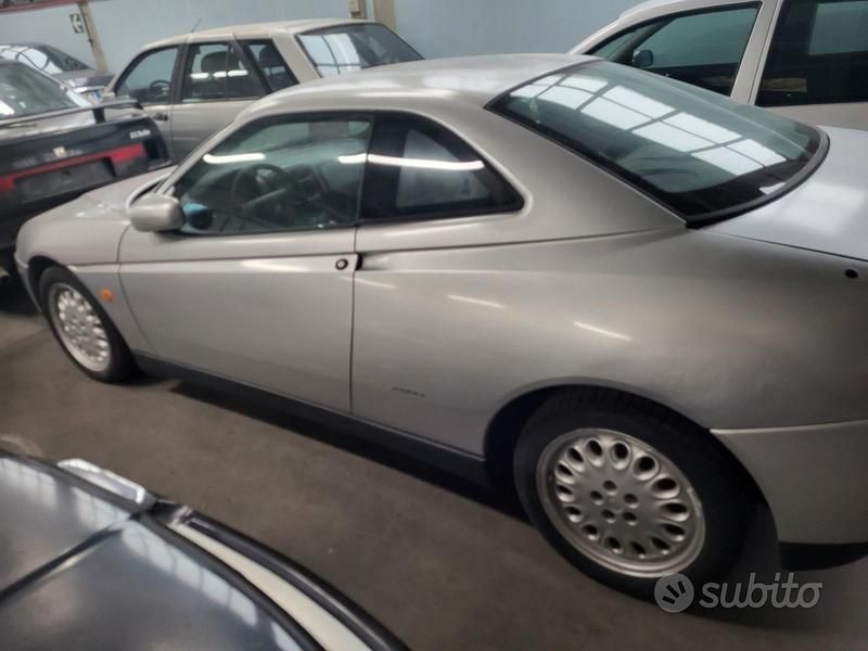 Begagnad Alfa Romeo GTV 201 HK (147 kW) 1996 Silver Sportkupé