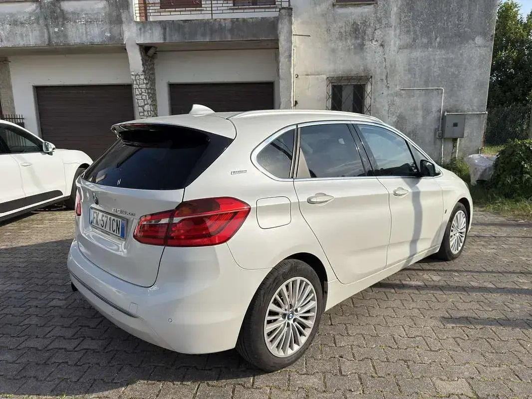 Gebraucht BMW 225 Active Tourer iPerformance 136 PS (100 kW) 2017 Van / Kleinbus