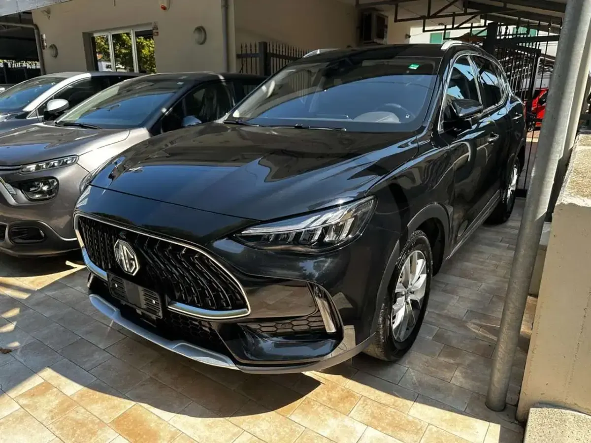 Usata MG HS Comfort 160 CV (117 kW) 2024 Nero SUV