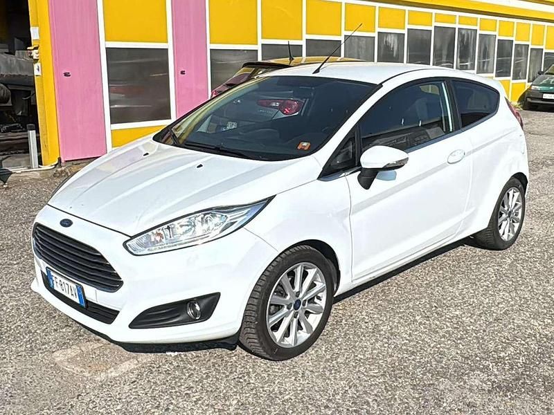 Usata Ford Fiesta ST-Line 95 CV (69 kW) 2016 Bianco Berlina