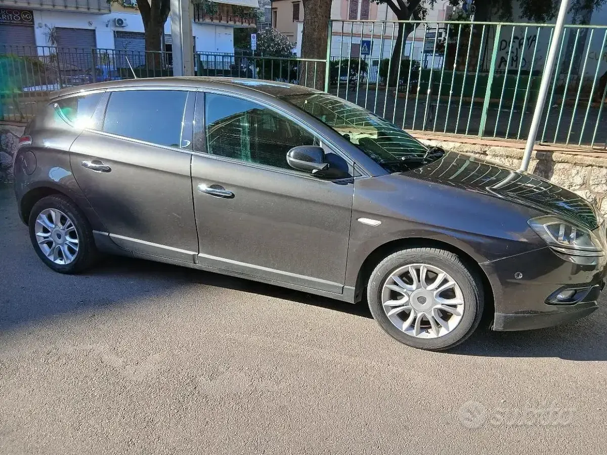 Usata Lancia 2000 2011 Grigio Berlina