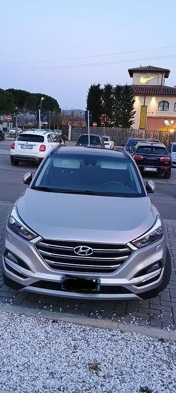 Usata Hyundai Tucson Xpossible 141 CV (103 kW) 2016 Bronzo SUV