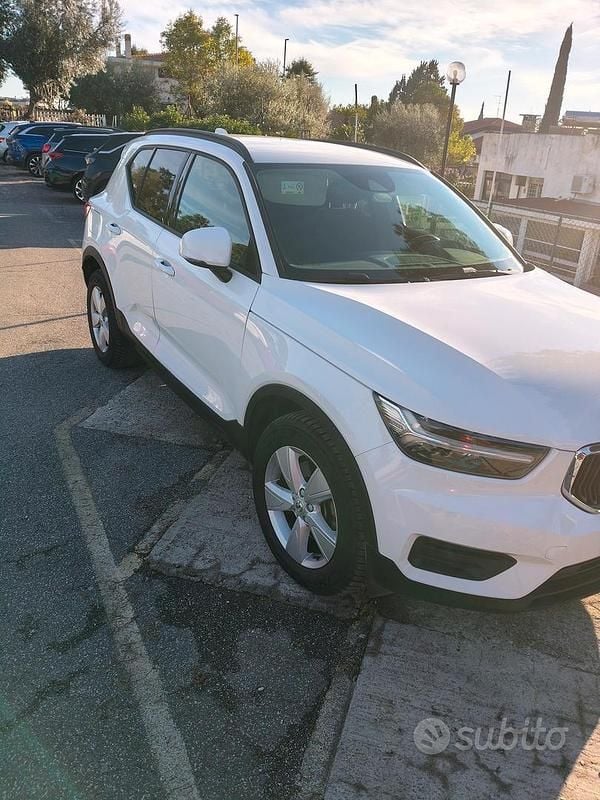 Usata Volvo XC40 Momentum 190 CV (139 kW) 2018 Bianco SUV