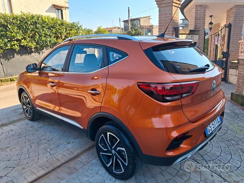 Usata MG ZS Luxury 106 CV (77 kW) 2024 Arancione Station wagon