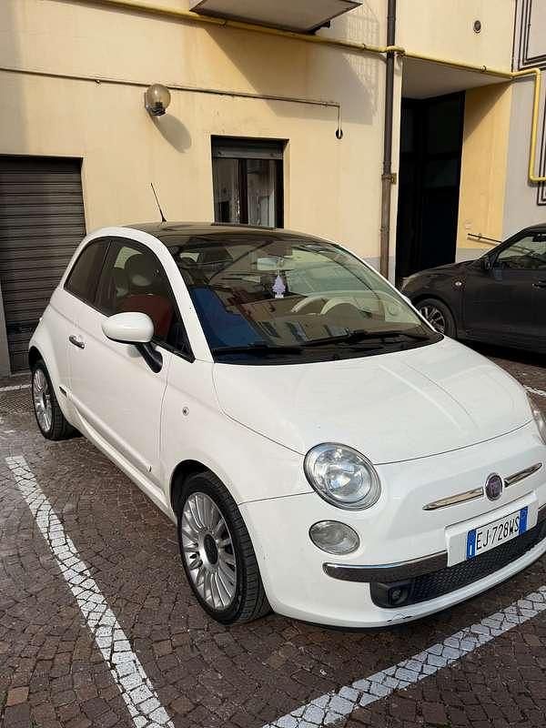 Usata Fiat 500 Lounge 101 CV (74 kW) 2011 Bianco Utilitaria