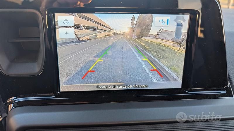 Usata Ford Tourneo 125 CV (91 kW) 2025 Monovolume