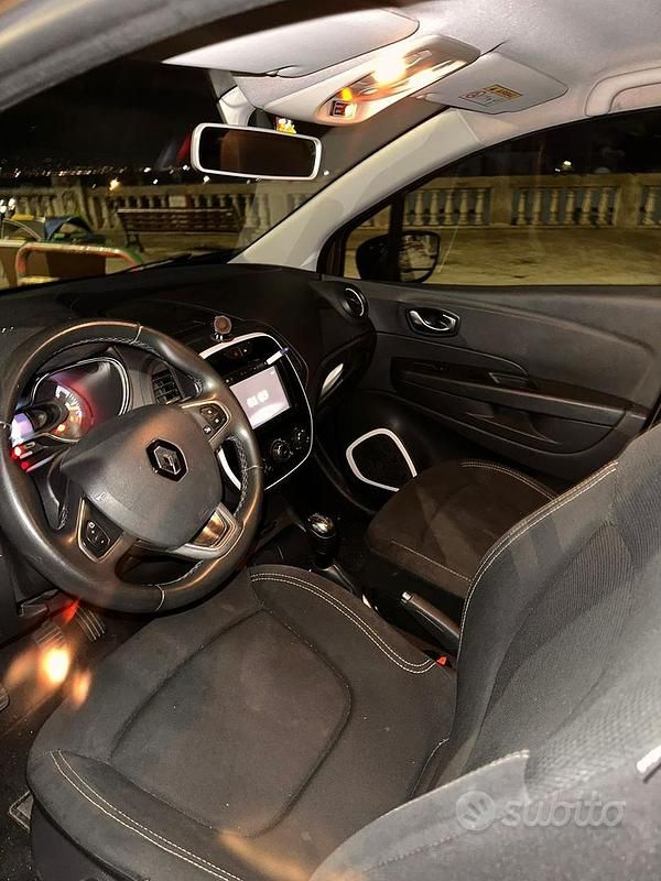 Usata Renault Captur 90 CV (66 kW) 2018 Marrone SUV