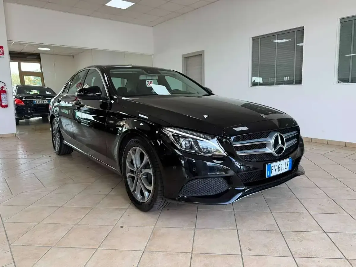 Usata Mercedes C200 Premium 136 CV (100 kW) 2019 Nero Berlina