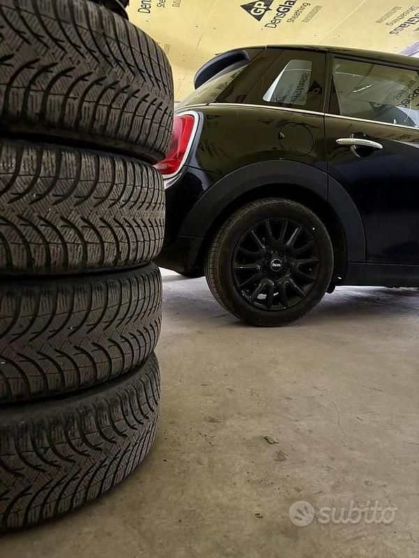 Usata Mini Cooper 116 CV (85 kW) 2015 Nero Utilitaria