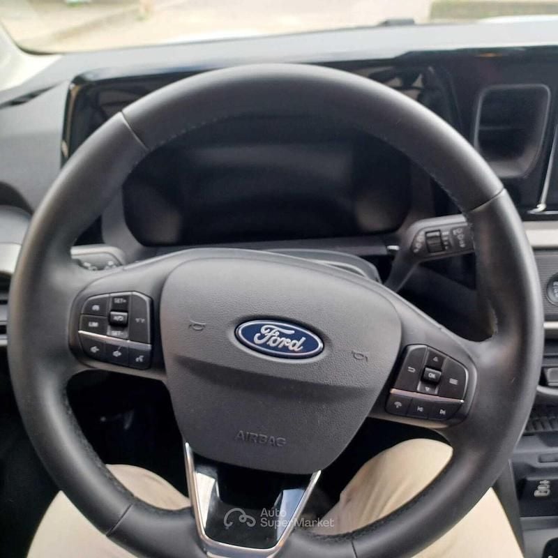 Usata Ford Tourneo Courier 124 CV (91 kW) 2024 Bianco Monovolume