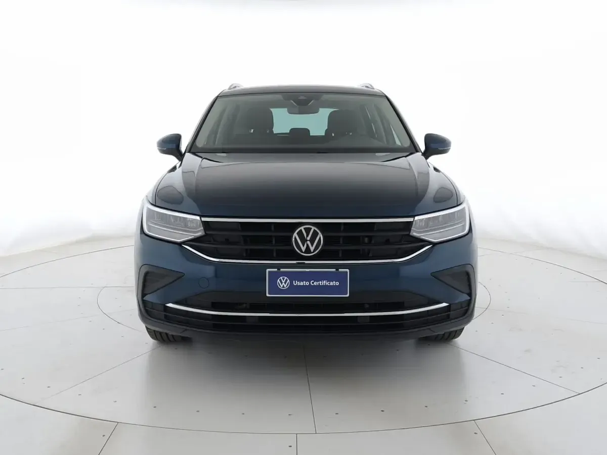 Usata VW Tiguan Life 150 CV (110 kW) 2021 Nightshade blue metallizzato SUV