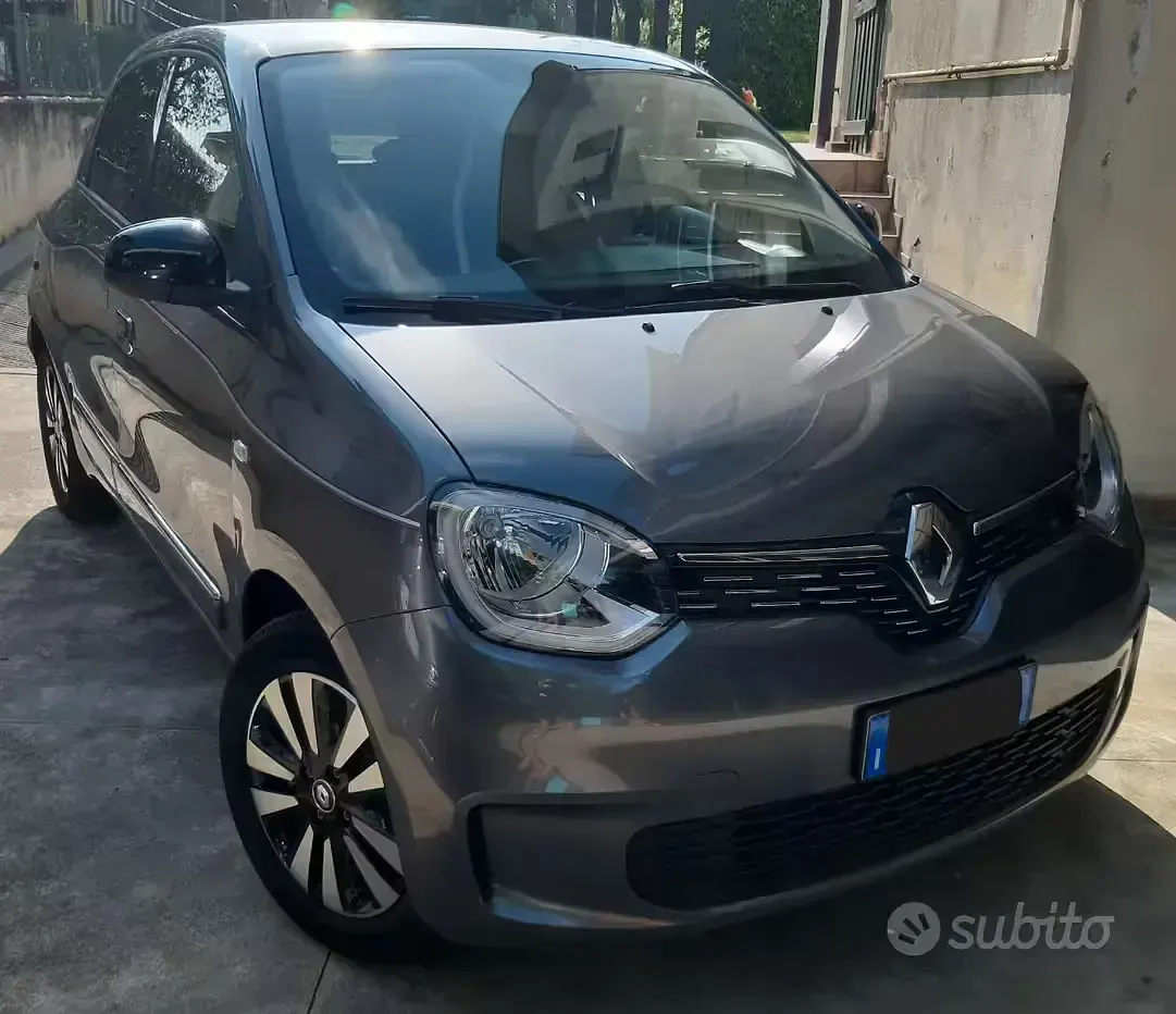 Usata Renault Twingo Techno 30 kW (42 CV) 2022 Utilitaria