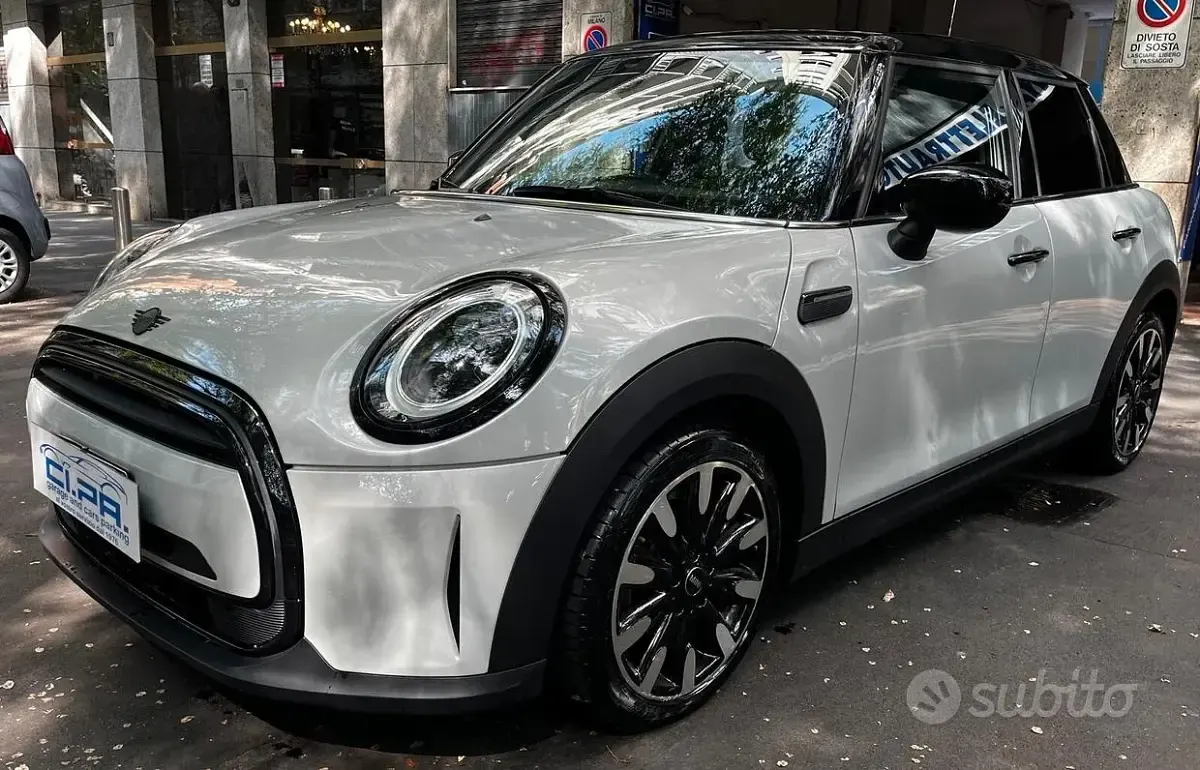 Usata Mini Cooper Essential 136 CV (100 kW) 2022 Grigio Utilitaria