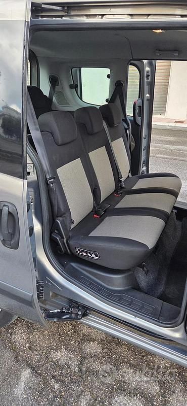 Occasion Opel Combo 105 ch (77 kW) 2012 Gris Monospace