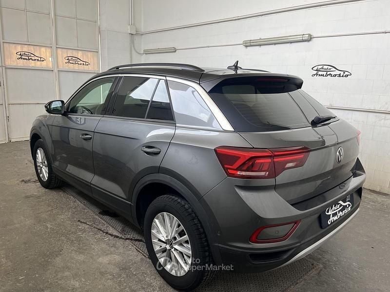 Usata VW T-Roc Life 110 CV (80 kW) 2022 Grigio SUV