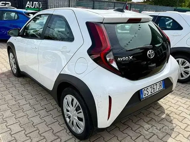Usata Toyota Aygo X Active 72 CV (52 kW) 2023 Bianco SUV