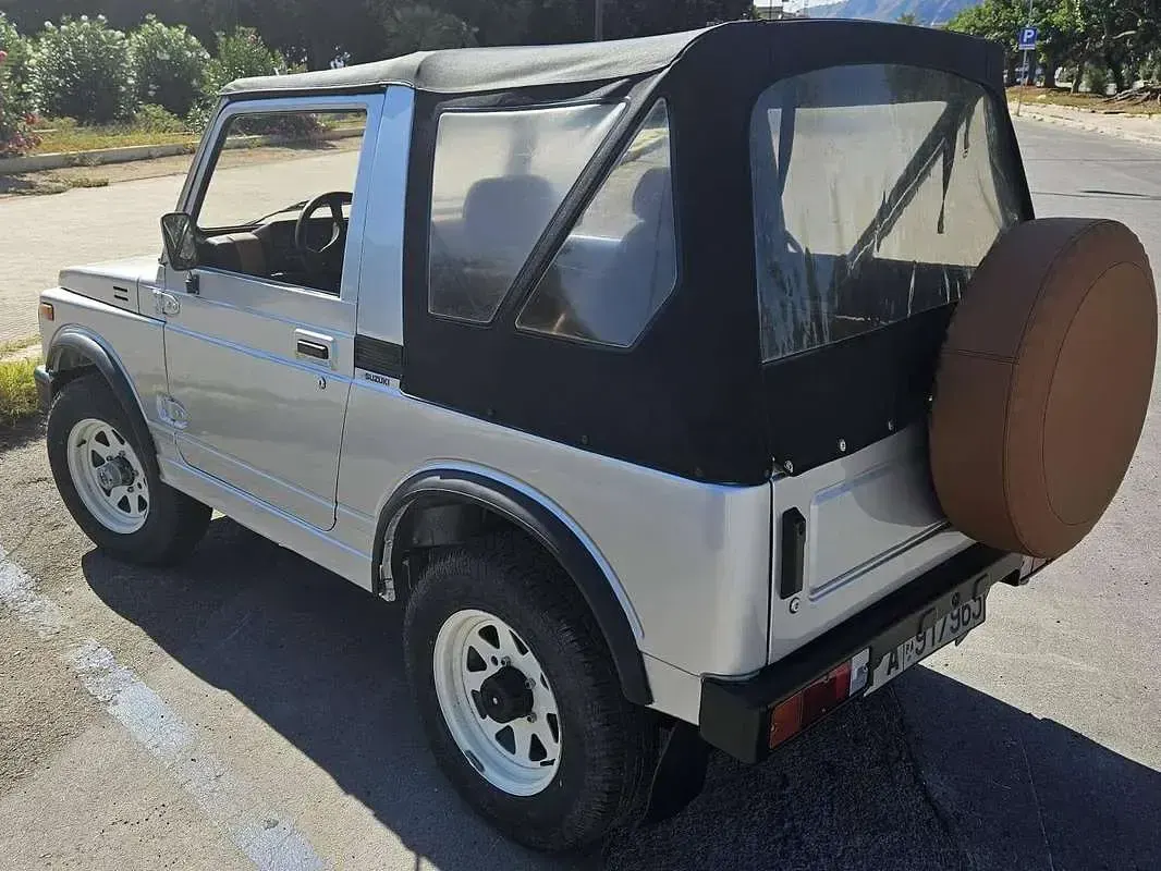Begagnad Suzuki Samurai 64 HK (47 kW) 1988 Silver SUV