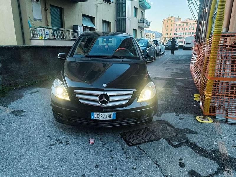 Usata Mercedes B200 Executive 140 CV (102 kW) 2010 Blu/azzurro Monovolume