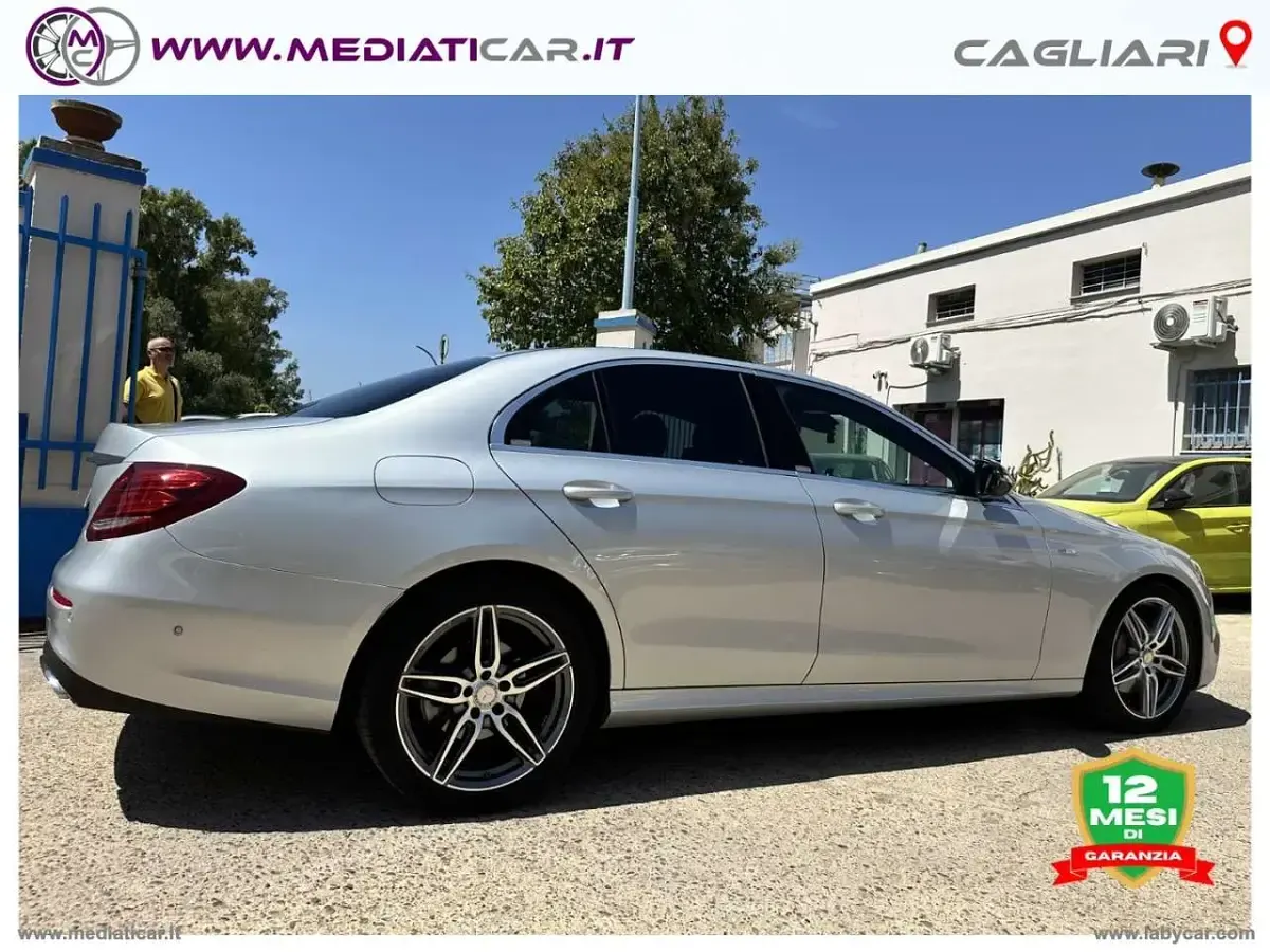 Usata Mercedes E220 AMG line 194 CV (142 kW) 2017 Grigio Berlina