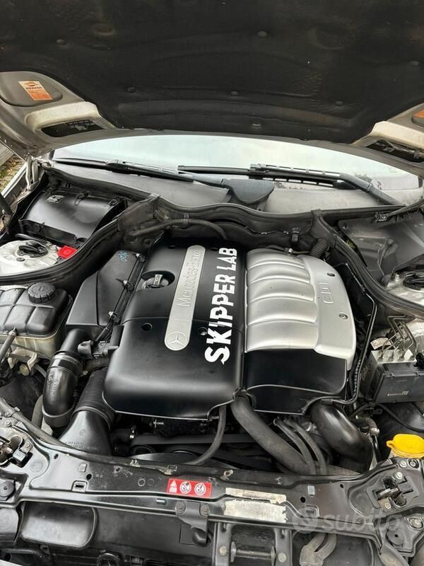 Usata Mercedes CLK270 177 CV (130 kW) 2006 Grigio Coupé