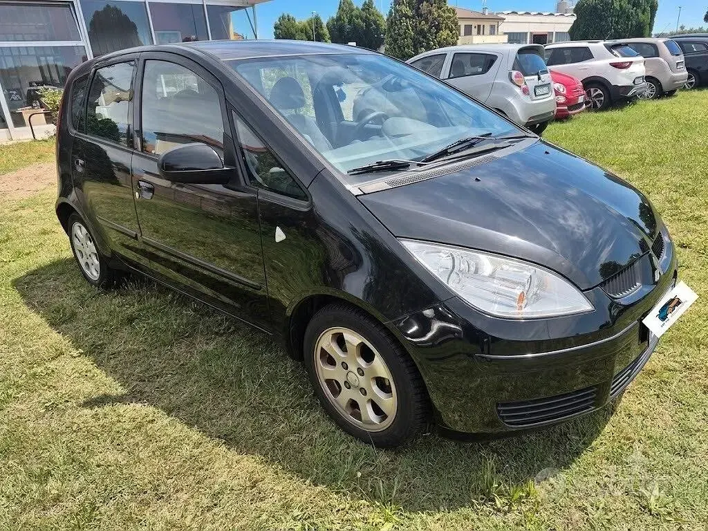 Usata Mitsubishi Colt 75 CV (55 kW) 2007 Nero Berlina